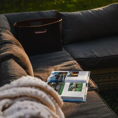 Superb 2-bed With Large Private Garden *