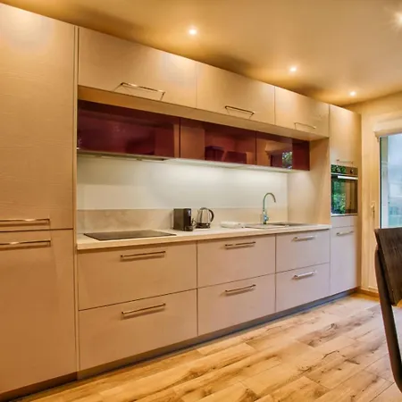 Superb 2-bed With Large Private Garden 公寓 *