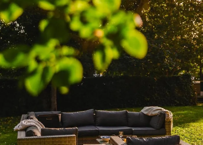 Superb 2-bed With Large Private Garden * Deauville